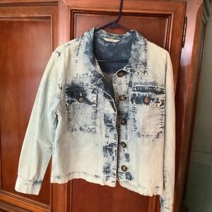 Zenara Woman bleached denim jean jacket size M